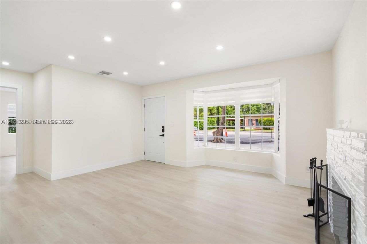 212 NW 103rd St, Miami, FL 33150 Photo