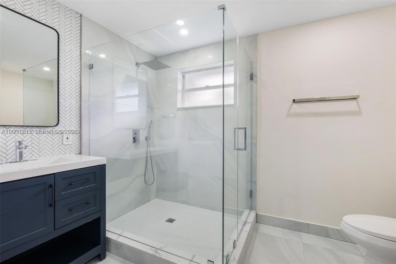 212 NW 103rd St, Miami, FL 33150 Photo