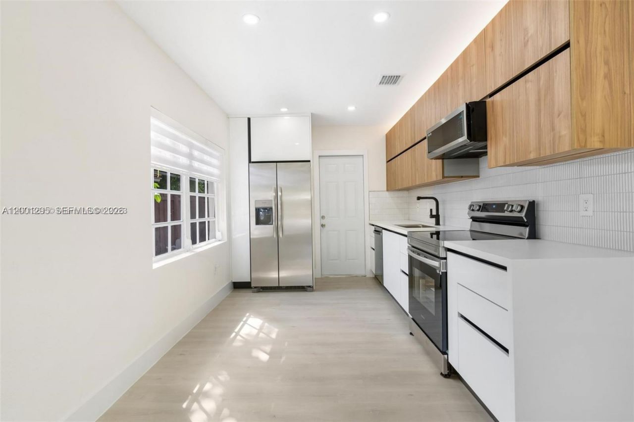 212 NW 103rd St, Miami, FL 33150 Photo