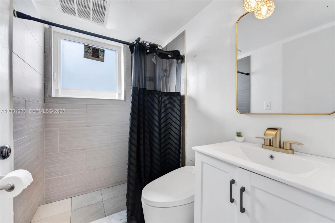 865 Collins Ave, Unit 307, Miami Beach, FL 33139 Photo