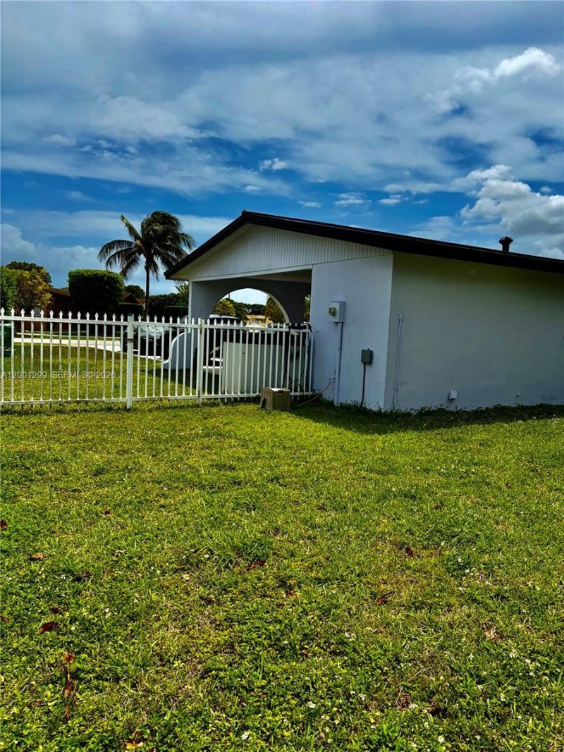 11893 SW 197th St, Miami, FL 33177 Photo