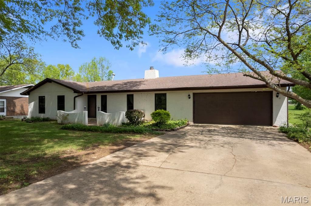 302 Cathy Drive, Jackson, MO 63755 Main Photo