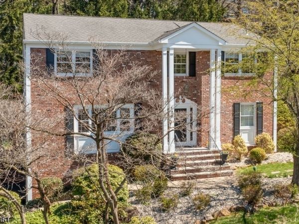 126 Wentworth Dr, Berkeley Heights, NJ 07922