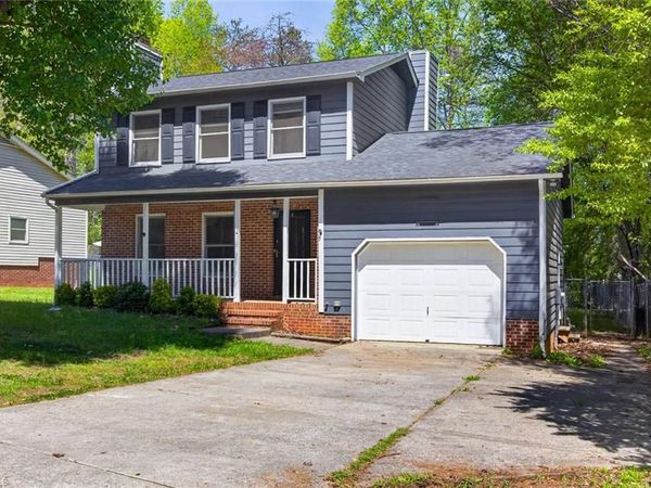 2 Lord Foxley Court , Greensboro, NC 27405