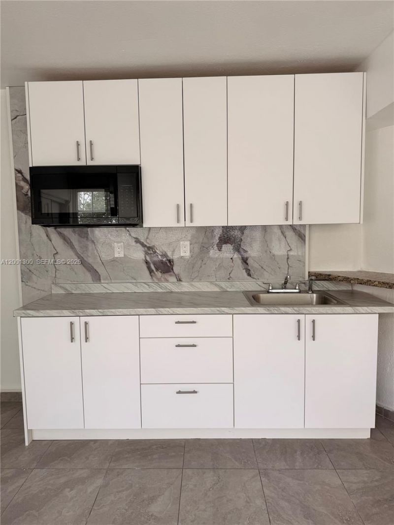 6613 Evergreen Dr, Unit B, Miramar, FL 33023 Photo