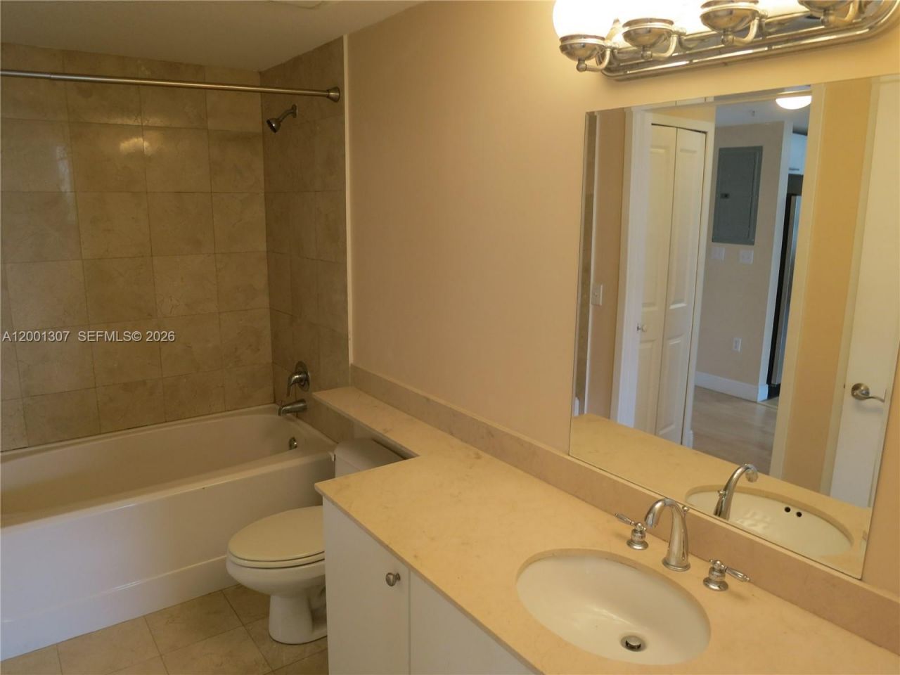 170 SE 14 St, Unit 1507, Miami, FL 33131 Photo