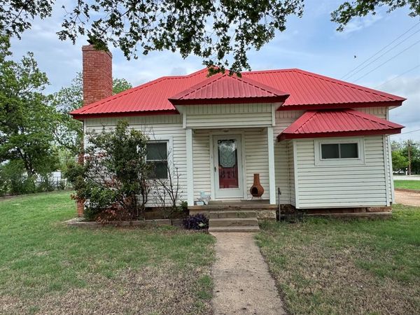 311 S Cedar Street , Seymour, TX 76380