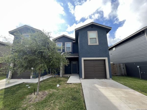 6866 Lakeview Dr, San Antonio, TX 78244