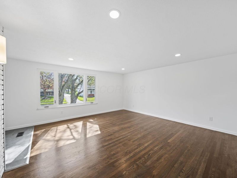 1101 Harwood Drive, Columbus, OH 43228 Photo 19