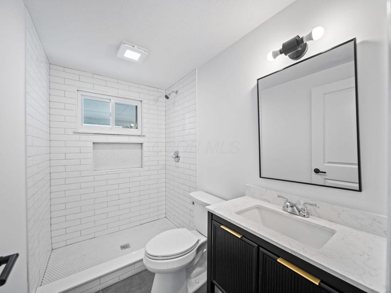 1101 Harwood Drive, Columbus, OH 43228 Photo 20