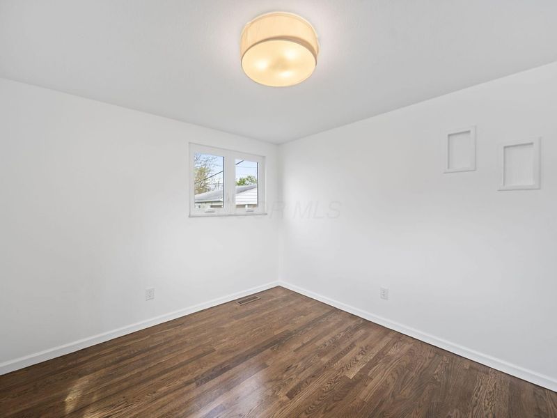 1101 Harwood Drive, Columbus, OH 43228 Photo 23