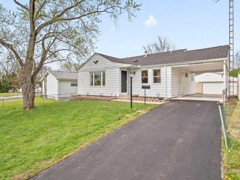 1101 Harwood Drive, Columbus, OH 43228 Photo 3