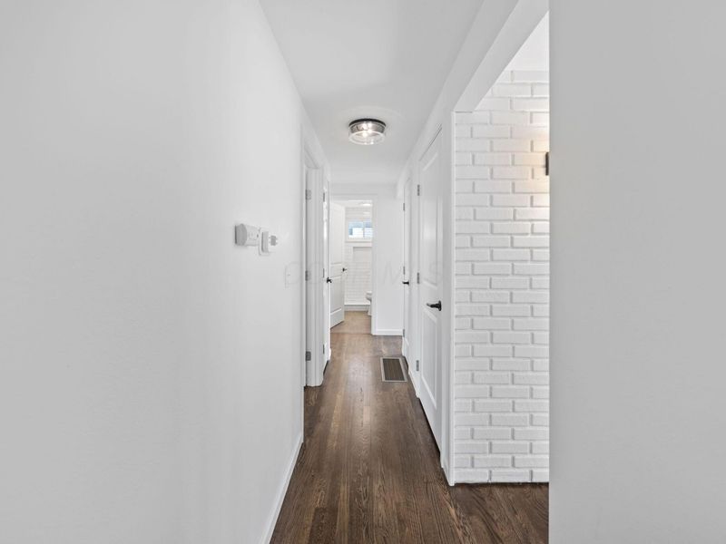 1101 Harwood Drive, Columbus, OH 43228 Photo 32