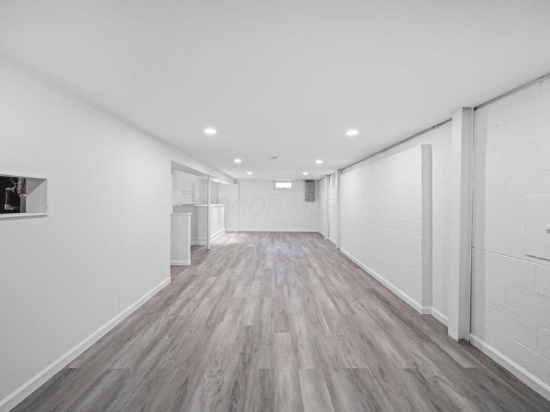 1101 Harwood Drive, Columbus, OH 43228 Photo 41