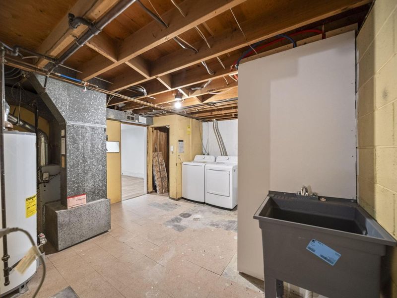 1101 Harwood Drive, Columbus, OH 43228 Photo 42