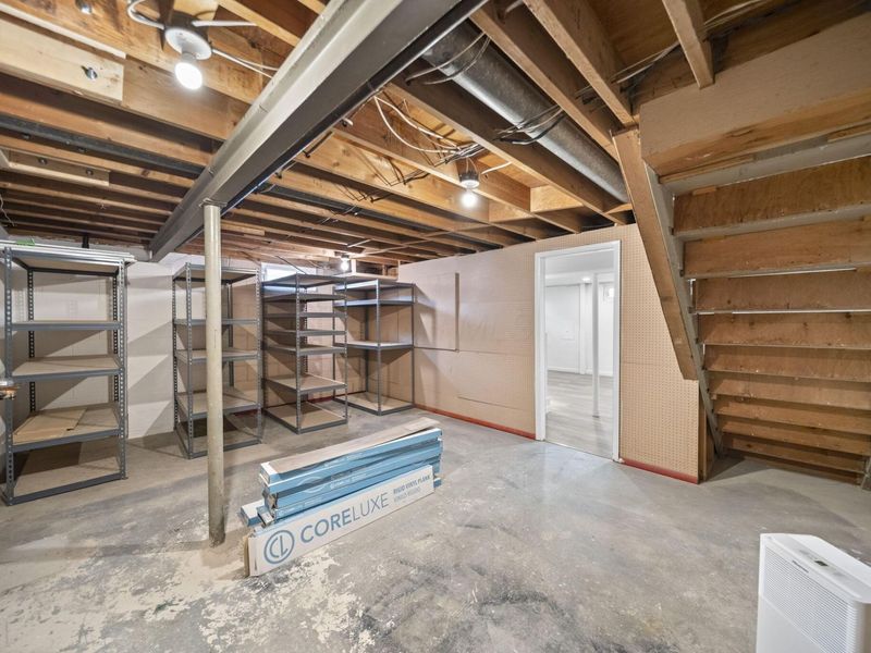 1101 Harwood Drive, Columbus, OH 43228 Photo 43