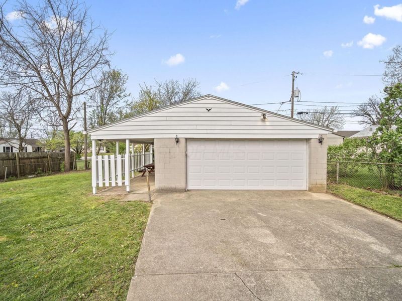 1101 Harwood Drive, Columbus, OH 43228 Photo 6