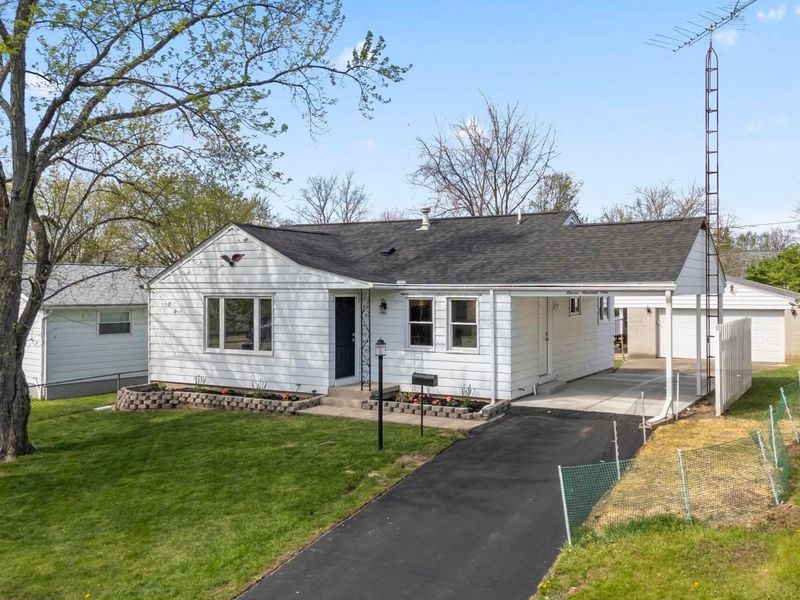 1101 Harwood Drive, Columbus, OH 43228 Photo 9