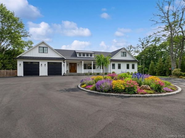 47 Old Riverhead Road, Hampton Bays, NY 11946