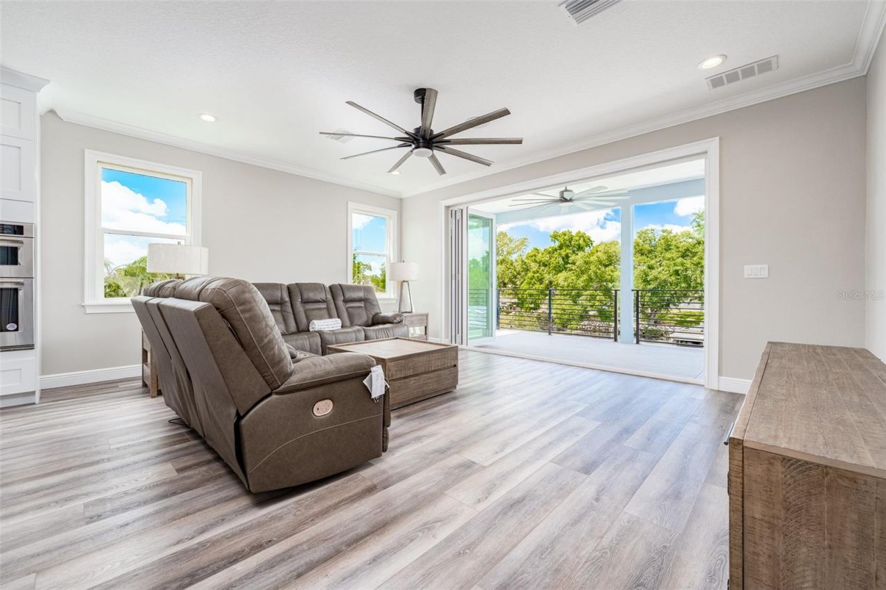 8717 Driftwood Drive, Tampa, FL 33615 Photo