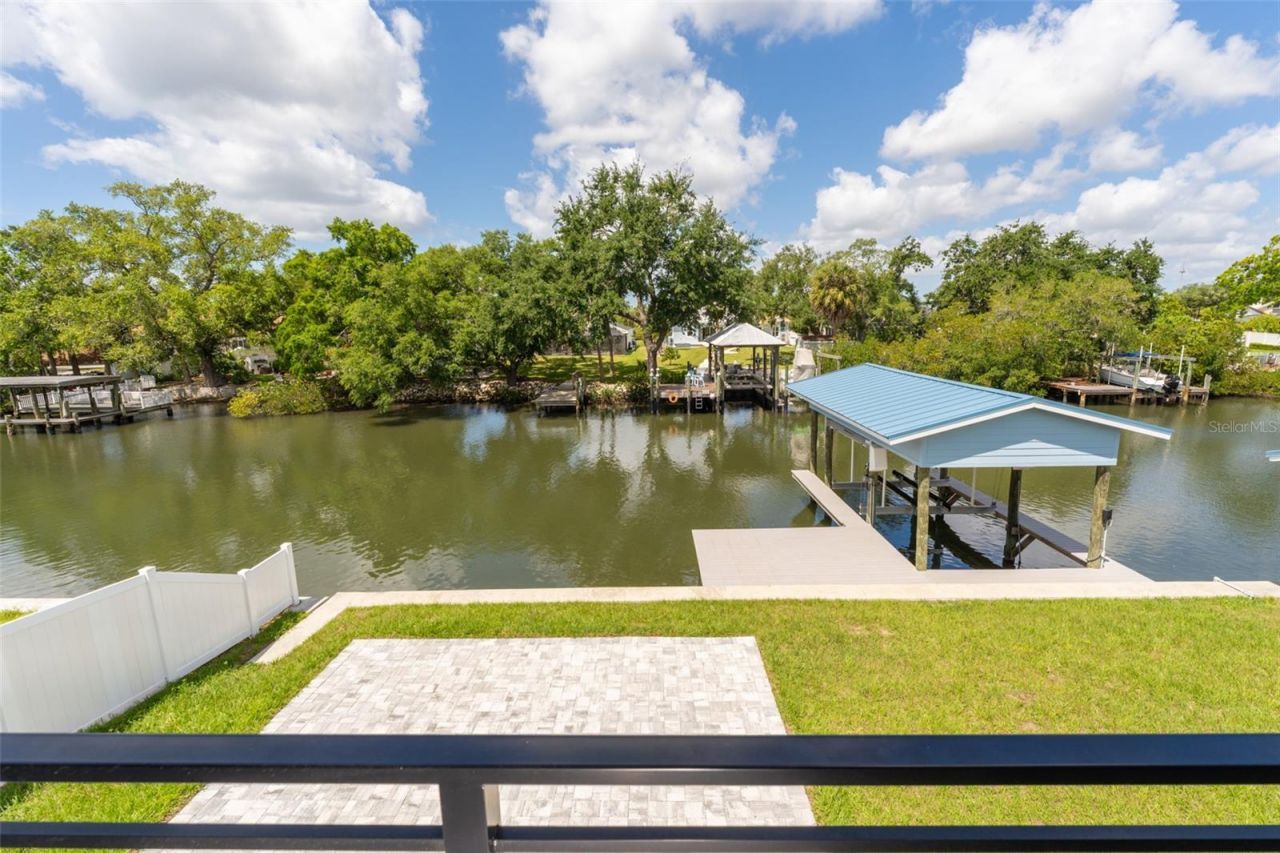 8717 Driftwood Drive, Tampa, FL 33615 Photo