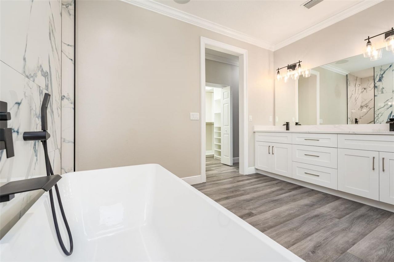 8717 Driftwood Drive, Tampa, FL 33615 Photo