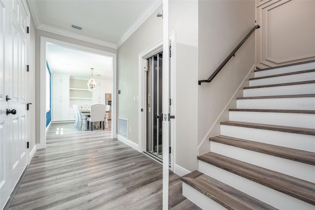 8717 Driftwood Drive, Tampa, FL 33615 Photo