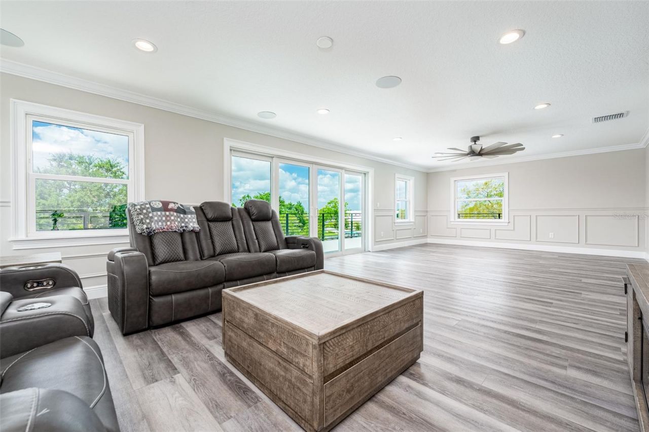 8717 Driftwood Drive, Tampa, FL 33615 Photo