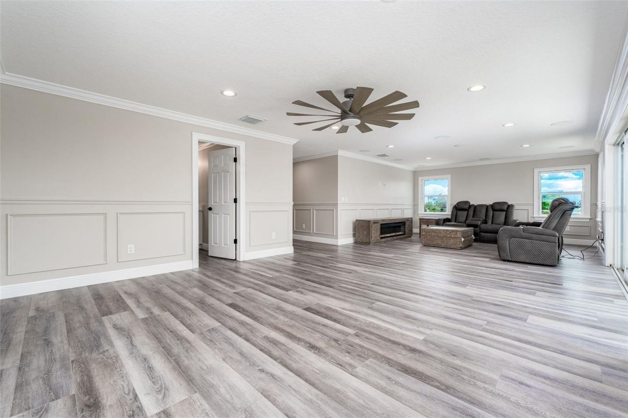 8717 Driftwood Drive, Tampa, FL 33615 Photo