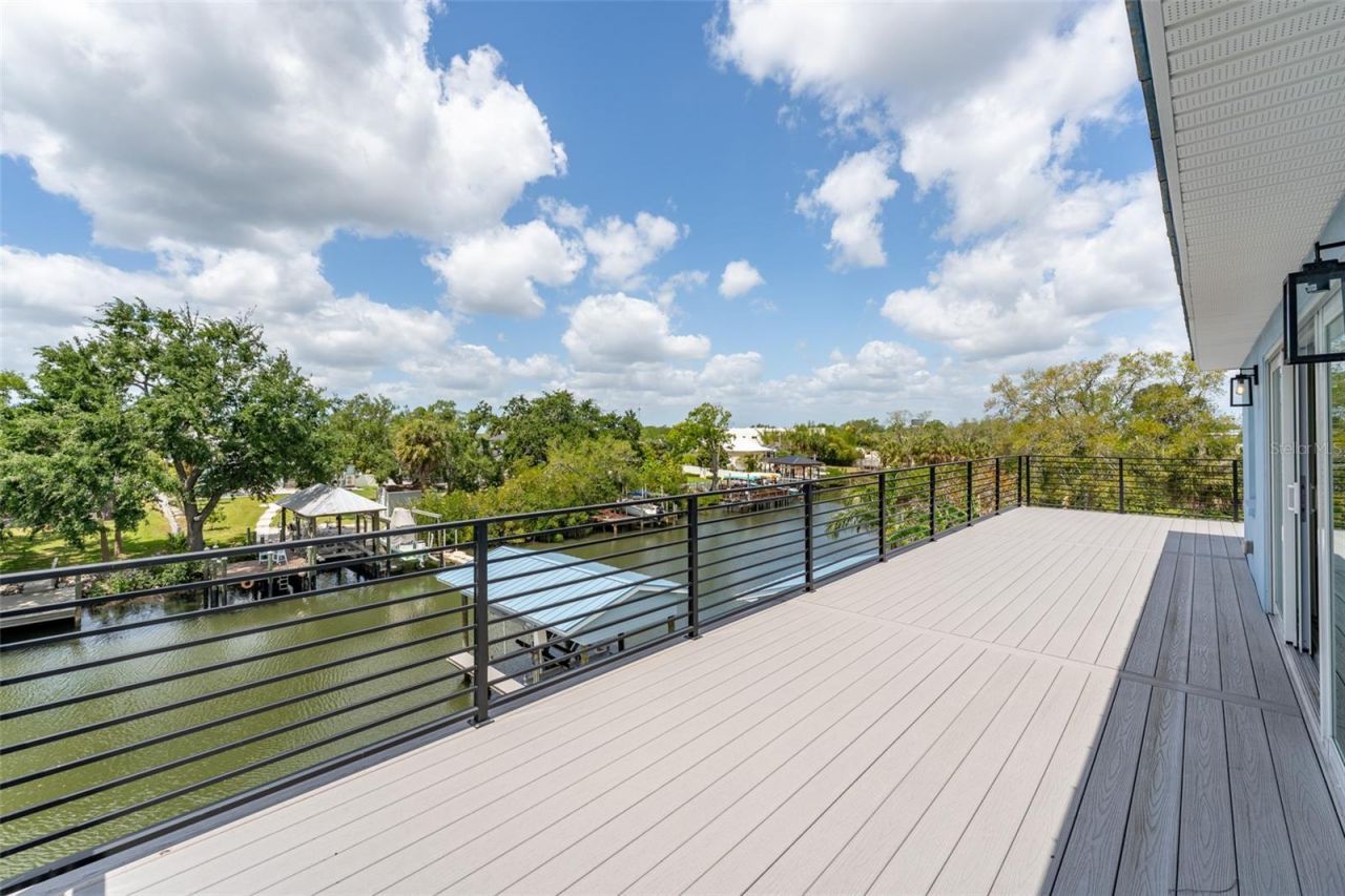 8717 Driftwood Drive, Tampa, FL 33615 Photo