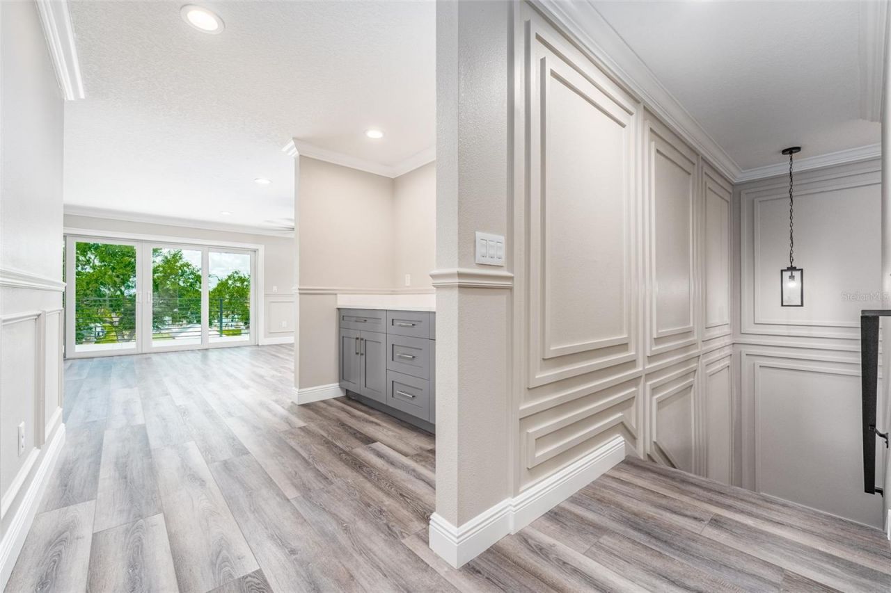 8717 Driftwood Drive, Tampa, FL 33615 Photo