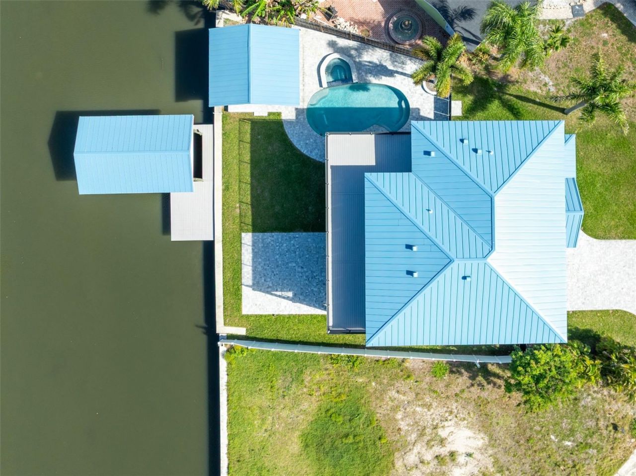 8717 Driftwood Drive, Tampa, FL 33615 Photo