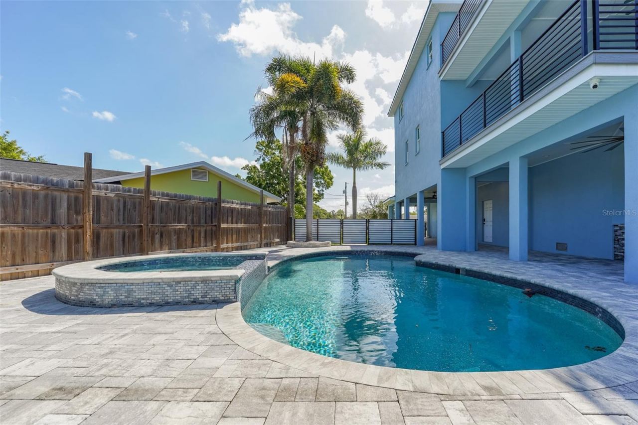 8717 Driftwood Drive, Tampa, FL 33615 Photo