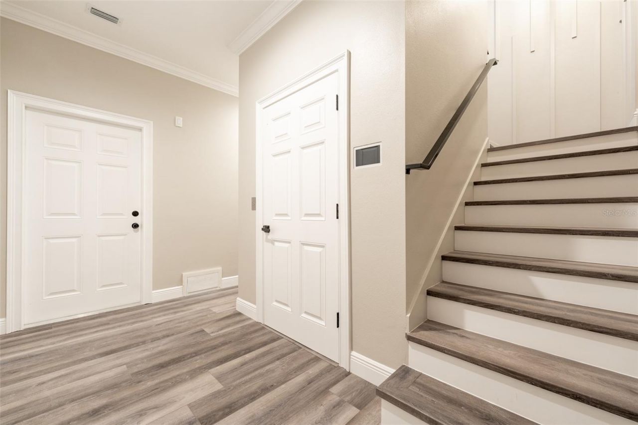 8717 Driftwood Drive, Tampa, FL 33615 Photo