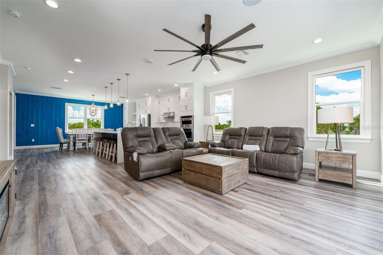 8717 Driftwood Drive, Tampa, FL 33615 Photo