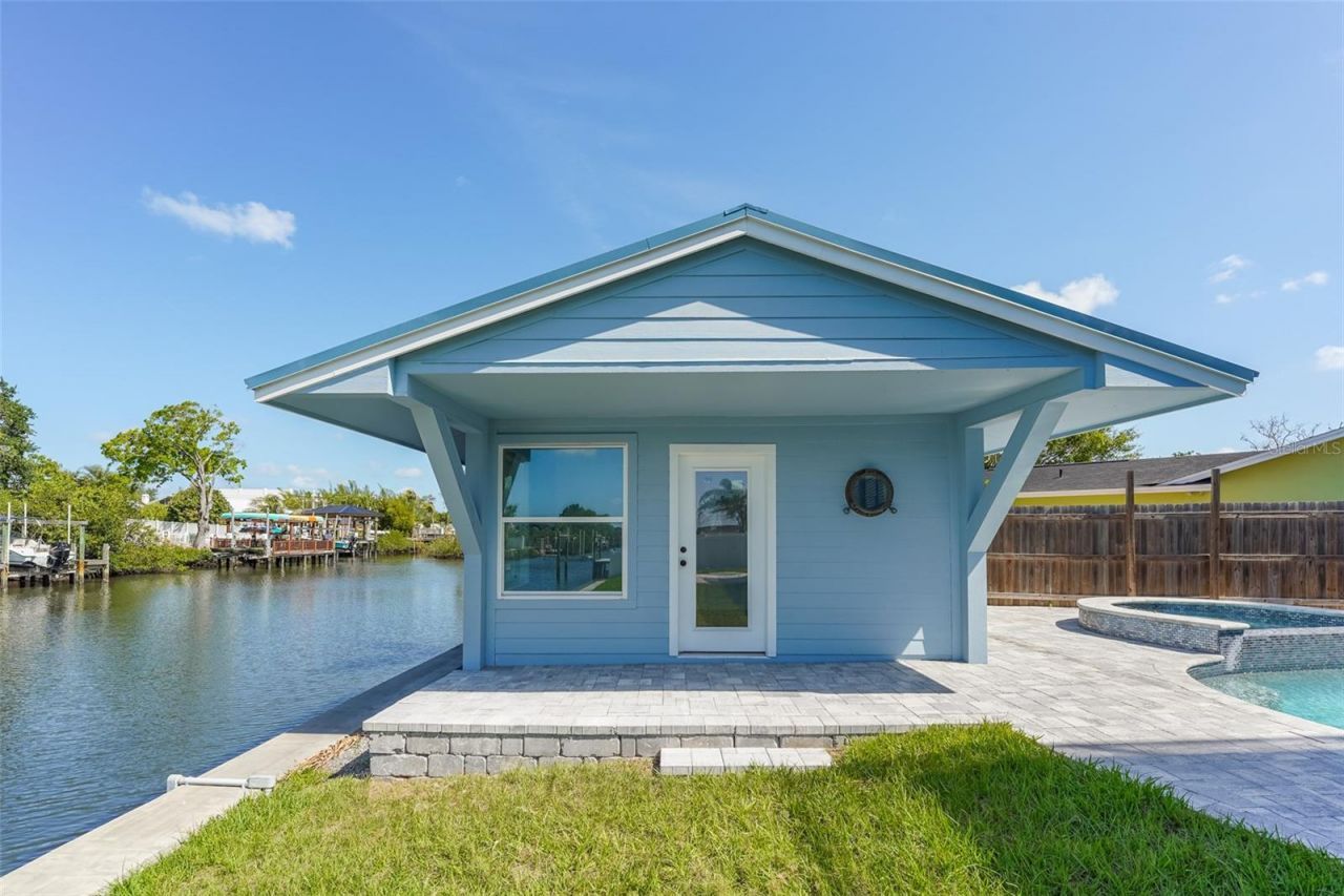 8717 Driftwood Drive, Tampa, FL 33615 Photo
