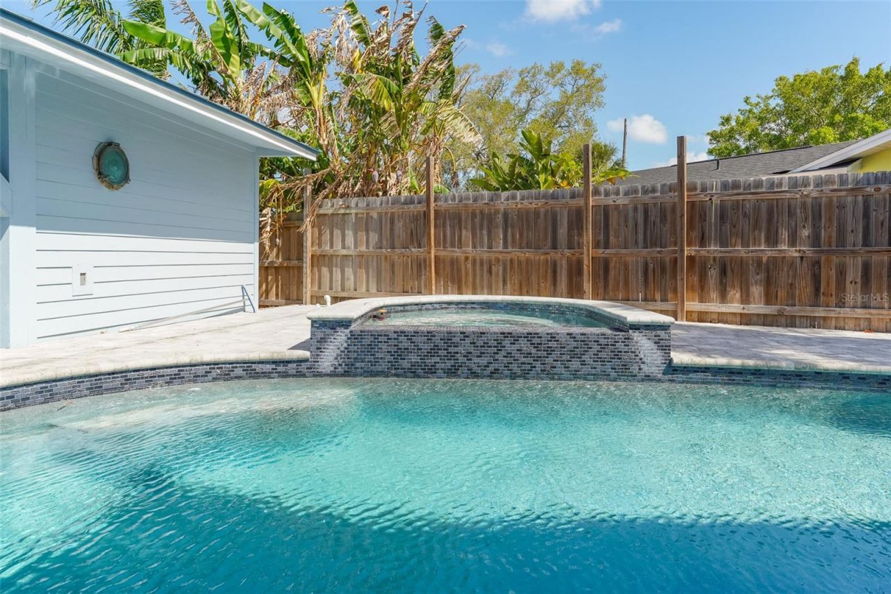 8717 Driftwood Drive, Tampa, FL 33615 Photo