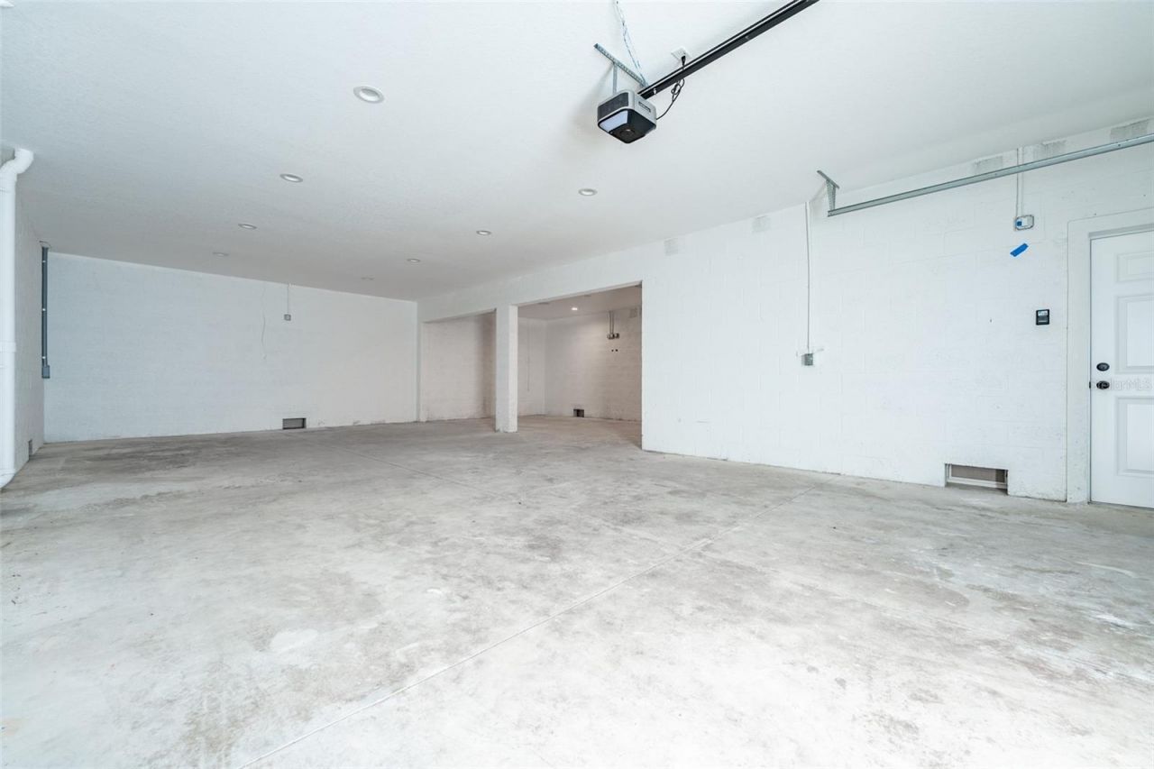 8717 Driftwood Drive, Tampa, FL 33615 Photo