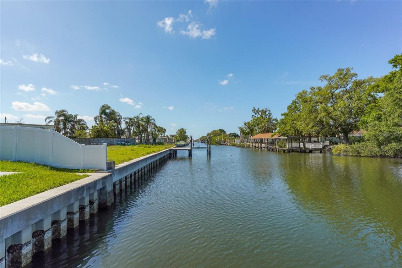 8717 Driftwood Drive, Tampa, FL 33615 Photo