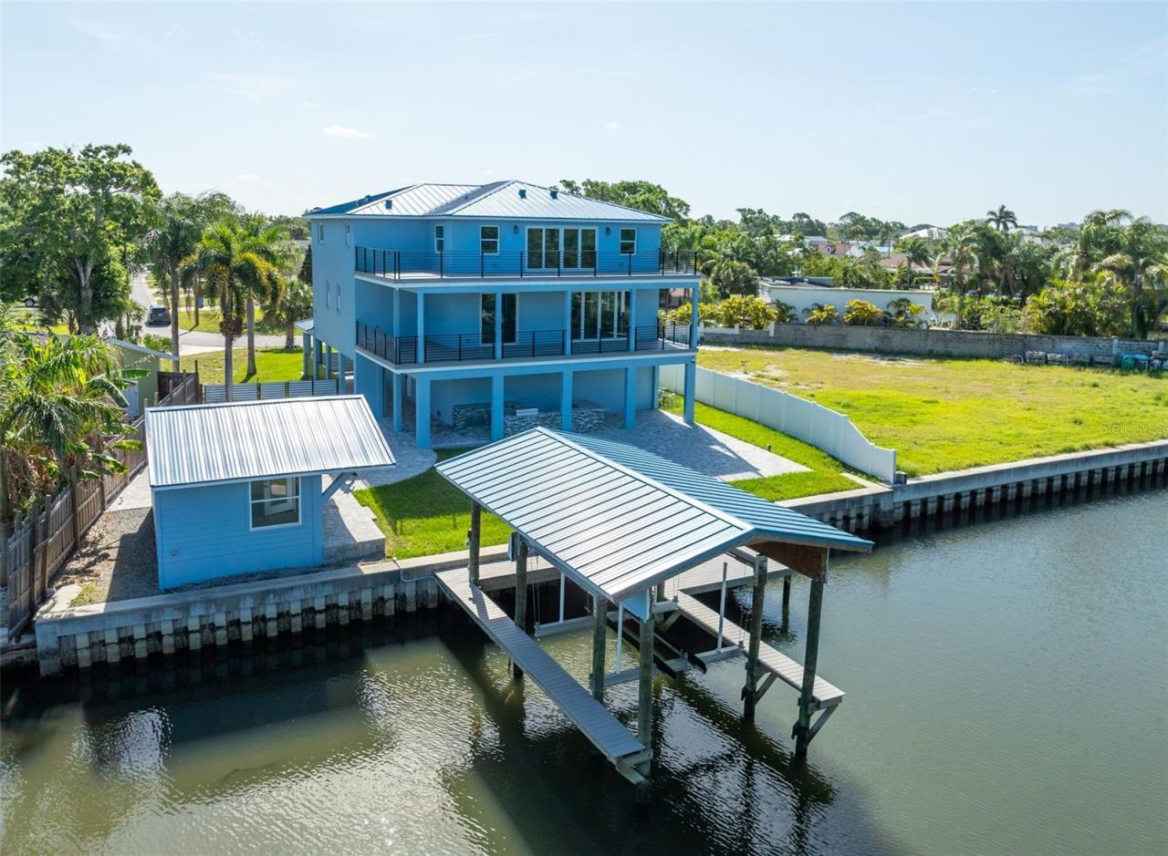 8717 Driftwood Drive, Tampa, FL 33615 Photo