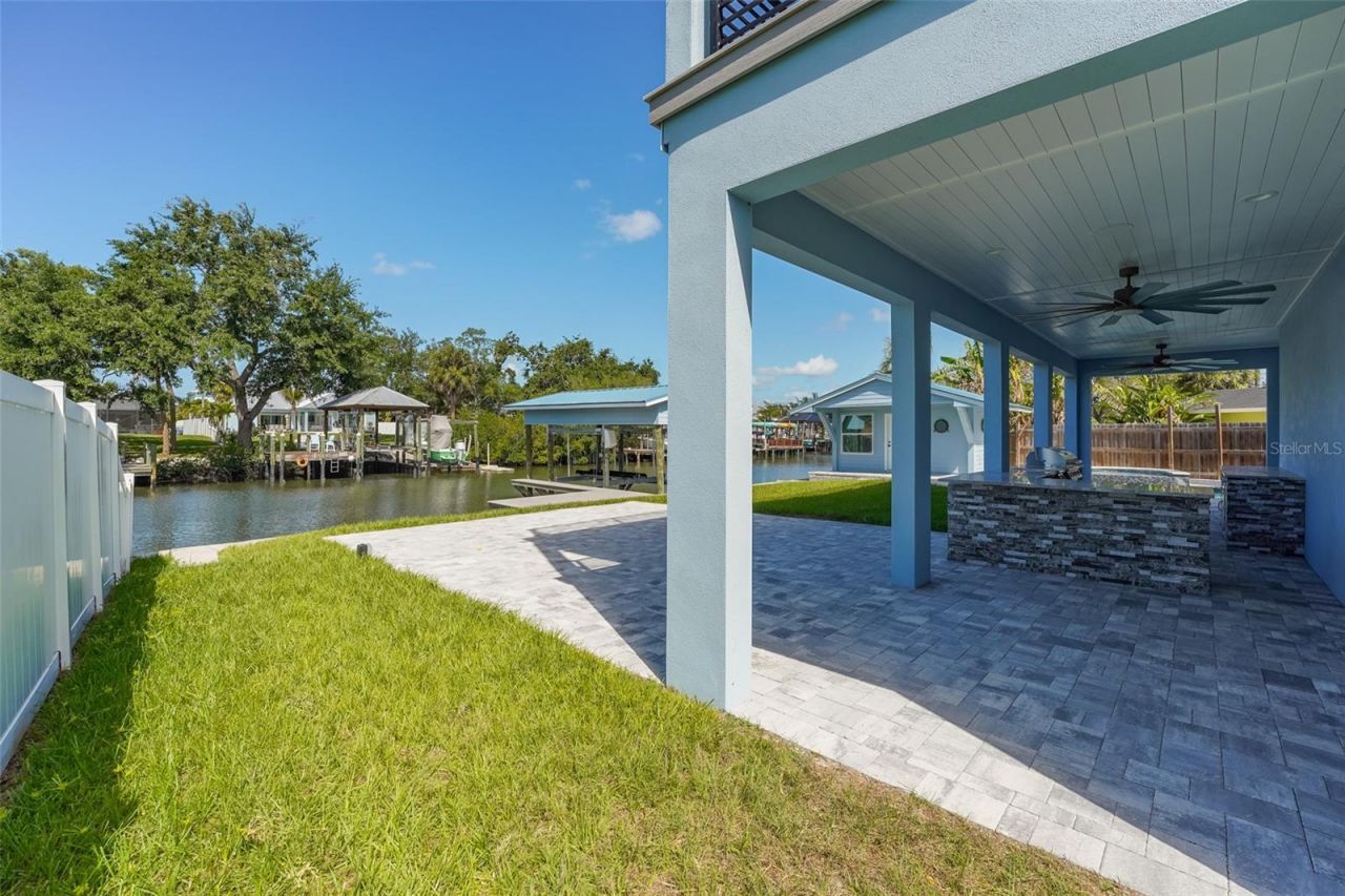 8717 Driftwood Drive, Tampa, FL 33615 Photo