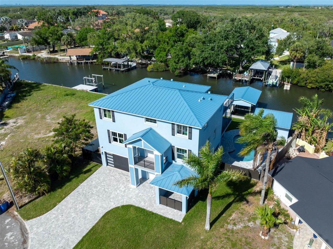 8717 Driftwood Drive, Tampa, FL 33615 Photo