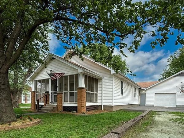 928 W Arch Street, Nevada, MO 64772