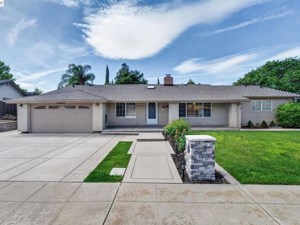 1147 Lomitas Ave, Livermore, CA 94550