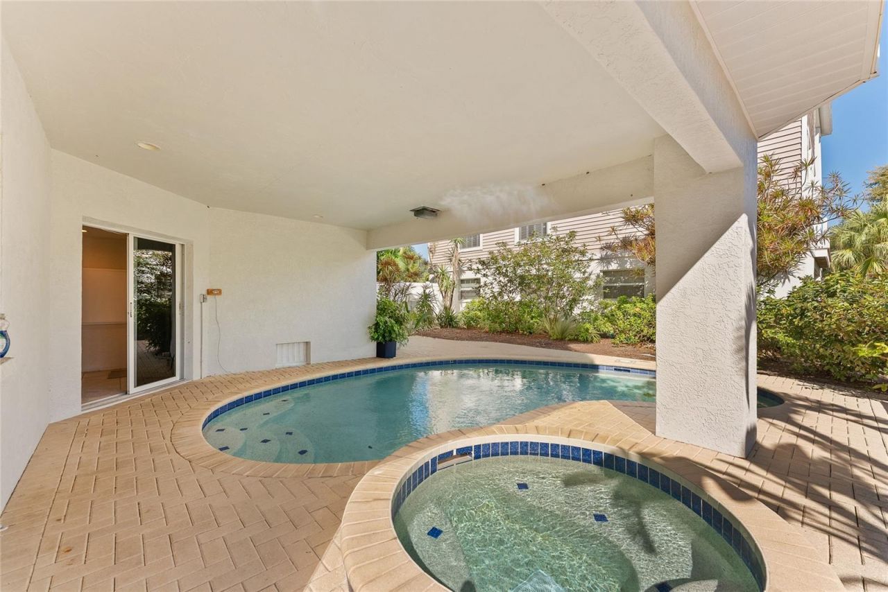 3020 Gulf Of Mexico Drive, Unit 2, Longboat Key, FL 34228 Photo