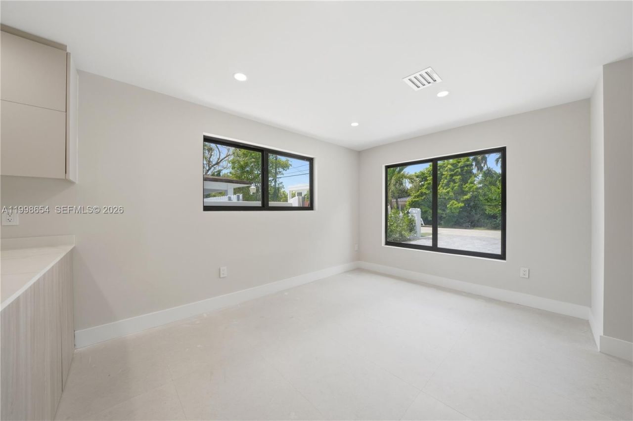 6332 SW 28th St, Miami, FL 33155 Photo