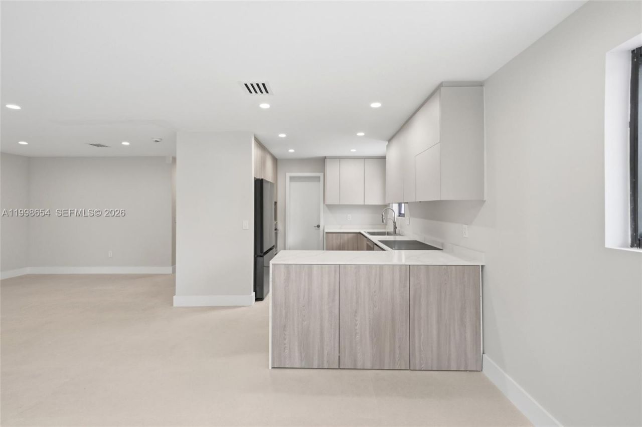 6332 SW 28th St, Miami, FL 33155 Photo