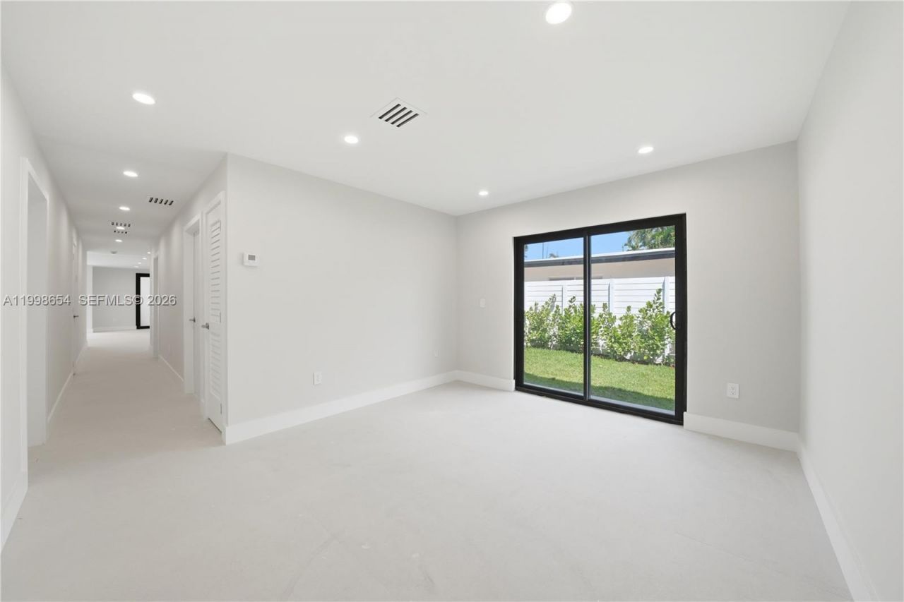 6332 SW 28th St, Miami, FL 33155 Photo