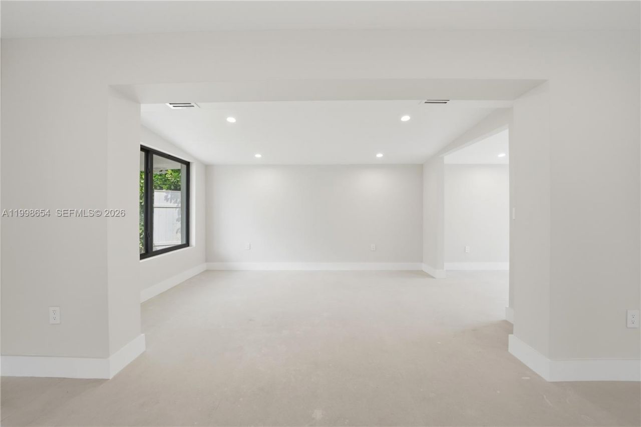 6332 SW 28th St, Miami, FL 33155 Photo