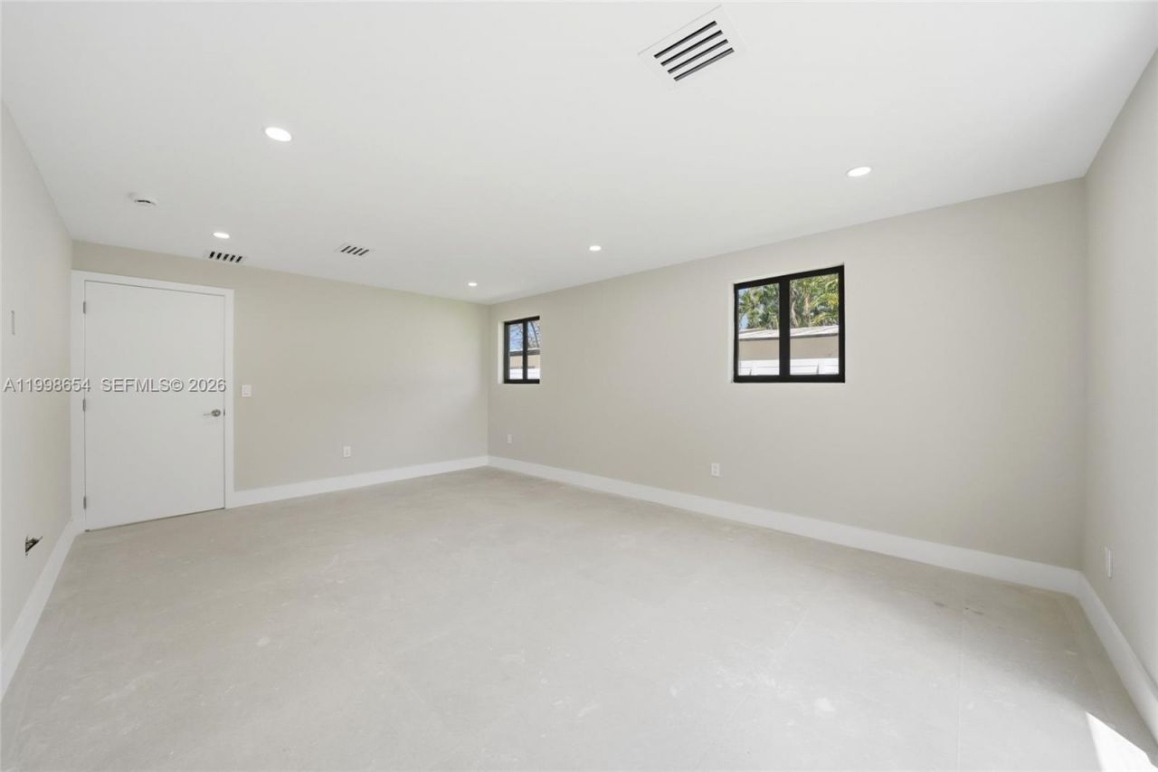 6332 SW 28th St, Miami, FL 33155 Photo